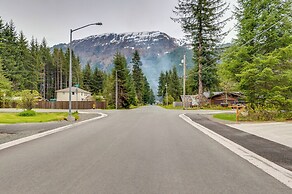 2 Mi to Mendenhall Glacier: Forest-view Sanctuary!
