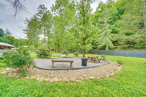 2 Mi to the Island in Pigeon Forge: Serene Escape