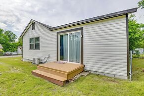 5 Mi to Dtwn Tulsa: Pet-friendly Home!