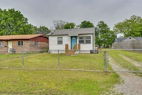 5 Mi to Dtwn Tulsa: Pet-friendly Home!