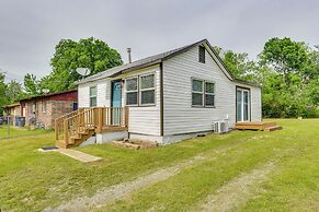 5 Mi to Dtwn Tulsa: Pet-friendly Home!