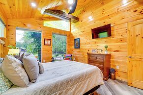 3 Mi to Dollywood: Peaceful Cabin w/ Deck
