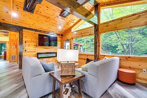 3 Mi to Dollywood: Peaceful Cabin w/ Deck