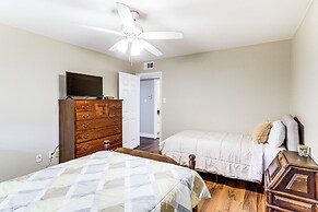 Pool Access: Energy Corridor Townhome in Houston!