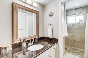 Pool Access: Energy Corridor Townhome in Houston!