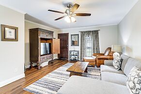 Pool Access: Energy Corridor Townhome in Houston!