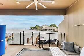 Lakefront Retreat in Horseshoe Bay w/ Private Pier