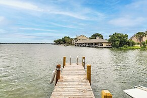 Lakefront Retreat in Horseshoe Bay w/ Private Pier