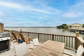 Lakefront Retreat in Horseshoe Bay w/ Private Pier