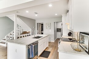 Lakefront Retreat in Horseshoe Bay w/ Private Pier