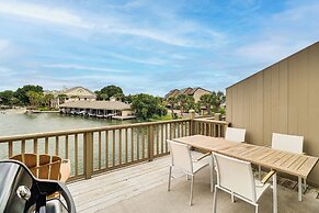 Lakefront Retreat in Horseshoe Bay w/ Private Pier