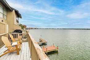 Lakefront Retreat in Horseshoe Bay w/ Private Pier