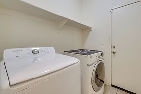 7 Mi to Dtwn: Spacious Stay in Phoenix!