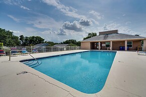 Southern Dunes Family Retreat: Hot Tub & Game Room