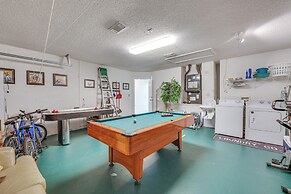 Southern Dunes Family Retreat: Hot Tub & Game Room