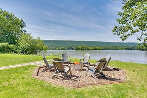 Steps to Susquehanna River: Hot Tub Hideaway!