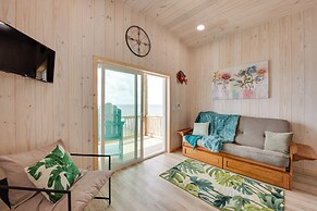 Beachfront Cottage w/ Dock on Florida Gulf Coast