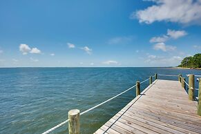 Beachfront Cottage w/ Dock on Florida Gulf Coast