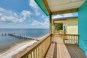 Beachfront Cottage w/ Dock on Florida Gulf Coast