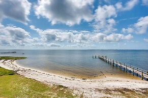 Beachfront Cottage w/ Dock on Florida Gulf Coast