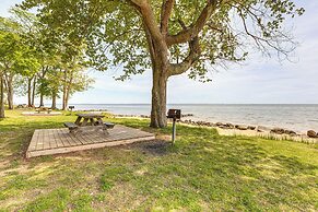 Walk to Beach: Elegant Escape in Lusby!