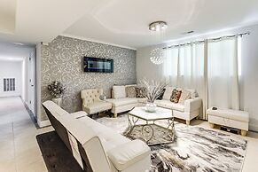 Walk to Beach: Elegant Escape in Lusby!