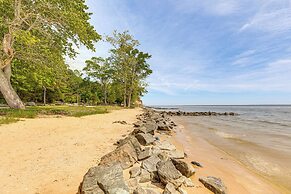 Walk to Beach: Elegant Escape in Lusby!
