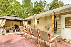 Walk to Beach: Elegant Escape in Lusby!