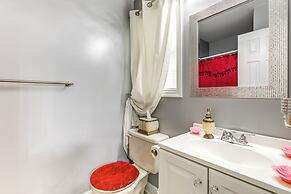 Walk to Beach: Elegant Escape in Lusby!