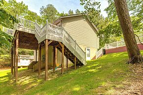 Walk to Beach: Elegant Escape in Lusby!