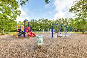 Walk to Beach: Elegant Escape in Lusby!