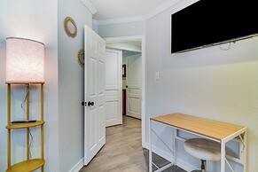 Hot Tub & Fenced Yard: Tranquil Home in Valrico!