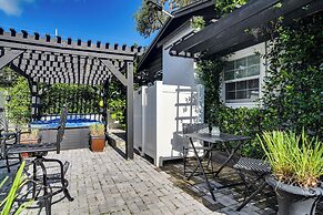 Hot Tub & Fenced Yard: Tranquil Home in Valrico!