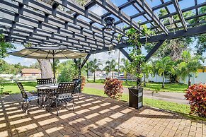 Hot Tub & Fenced Yard: Tranquil Home in Valrico!