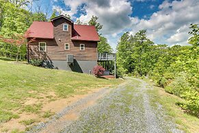 Hot Tub + Game Room: Peaceful Wardensville Cabin