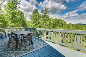 Hot Tub + Game Room: Peaceful Wardensville Cabin