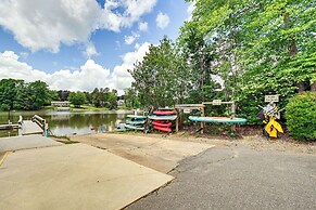 Lake Norman Cabin w/ Pool Access & Deck