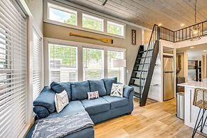 Lake Norman Cabin w/ Pool Access & Deck