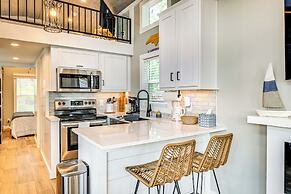 Lake Norman Cabin w/ Pool Access & Deck