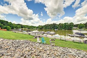 Lake Norman Cabin w/ Pool Access & Deck