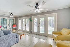 8 Mi to Fort Myers Beach: Poolside Paradise!