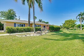 8 Mi to Fort Myers Beach: Poolside Paradise!