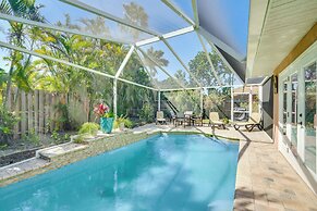 8 Mi to Fort Myers Beach: Poolside Paradise!