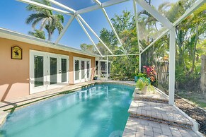 8 Mi to Fort Myers Beach: Poolside Paradise!