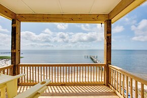 Florida Gulf Coast Getaway w/ Dock & Beach Views