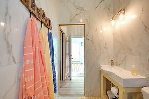 Florida Gulf Coast Getaway w/ Dock & Beach Views