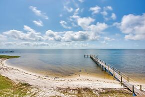 Florida Gulf Coast Getaway w/ Dock & Beach Views