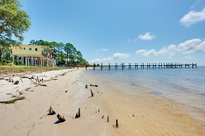 Florida Gulf Coast Getaway w/ Dock & Beach Views