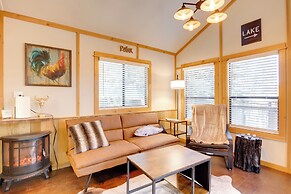 Near Lake Almanor & Golf: Cozy Cabin!