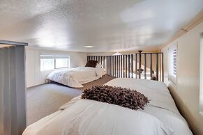 Near Lake Almanor & Golf: Cozy Cabin!